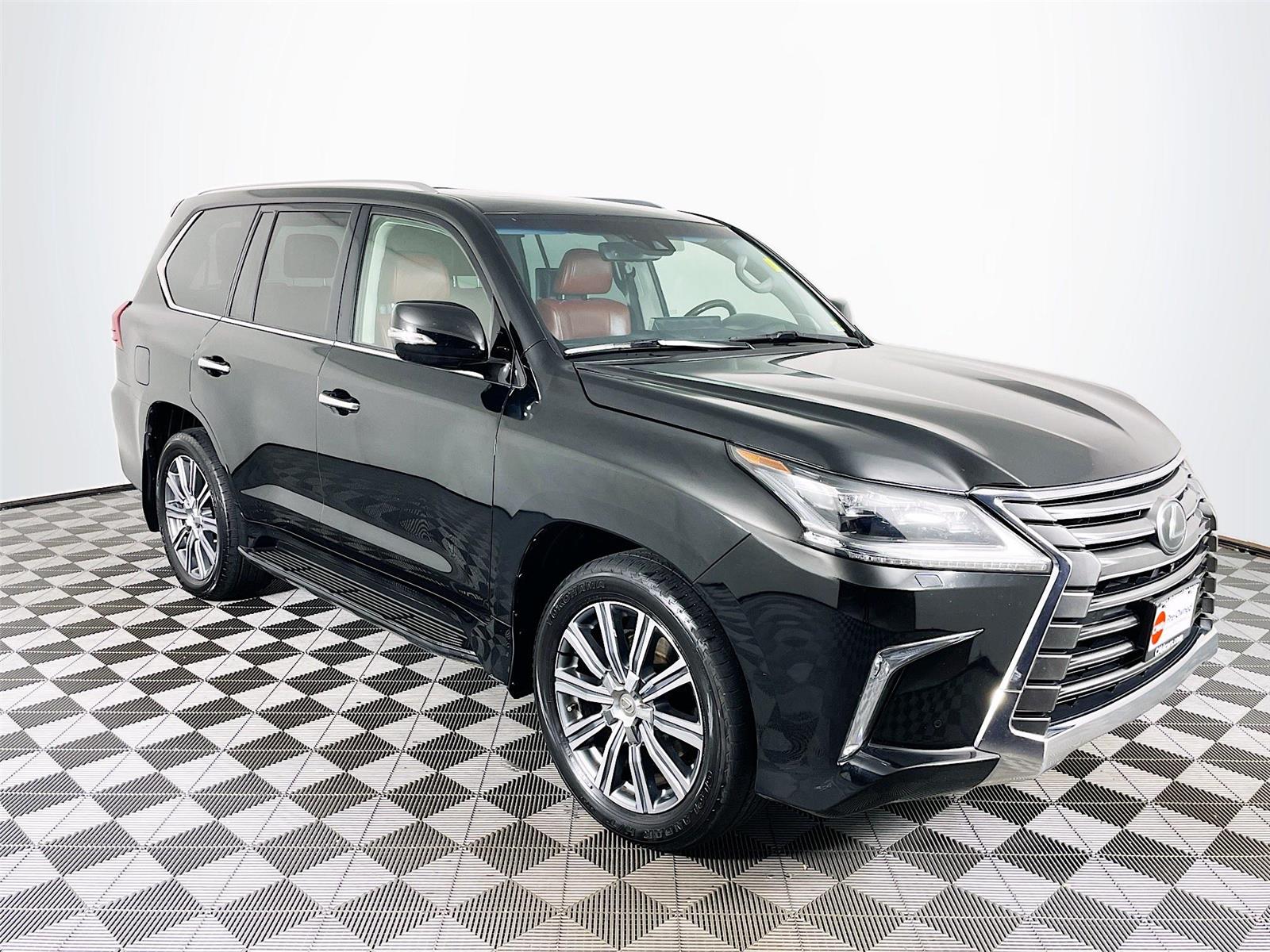 2016 Lexus LX 570's photo
