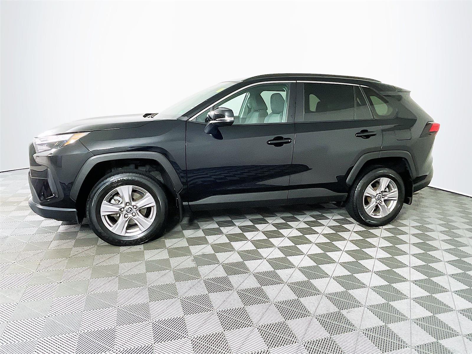 2023 Toyota RAV4 XLE photo 4