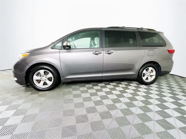 2015 Toyota Sienna LE photo 4