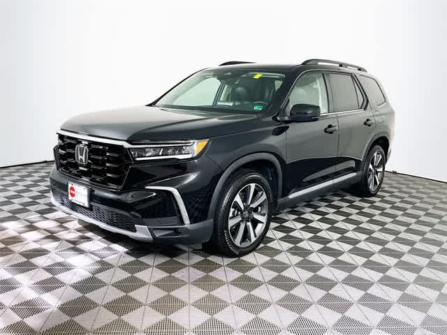 2025 Honda Pilot Touring photo 2