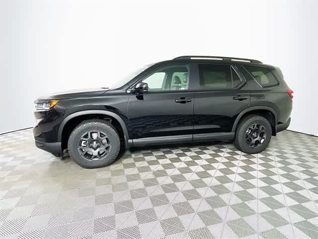 2025 Honda Pilot TrailSport photo 2