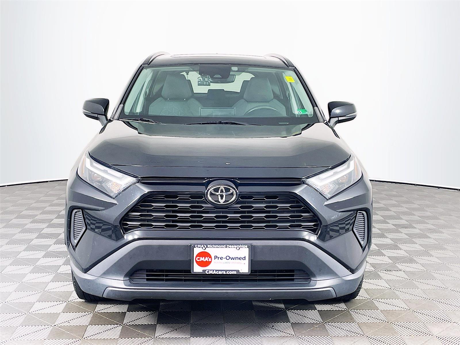 2023 Toyota RAV4 XLE photo 2