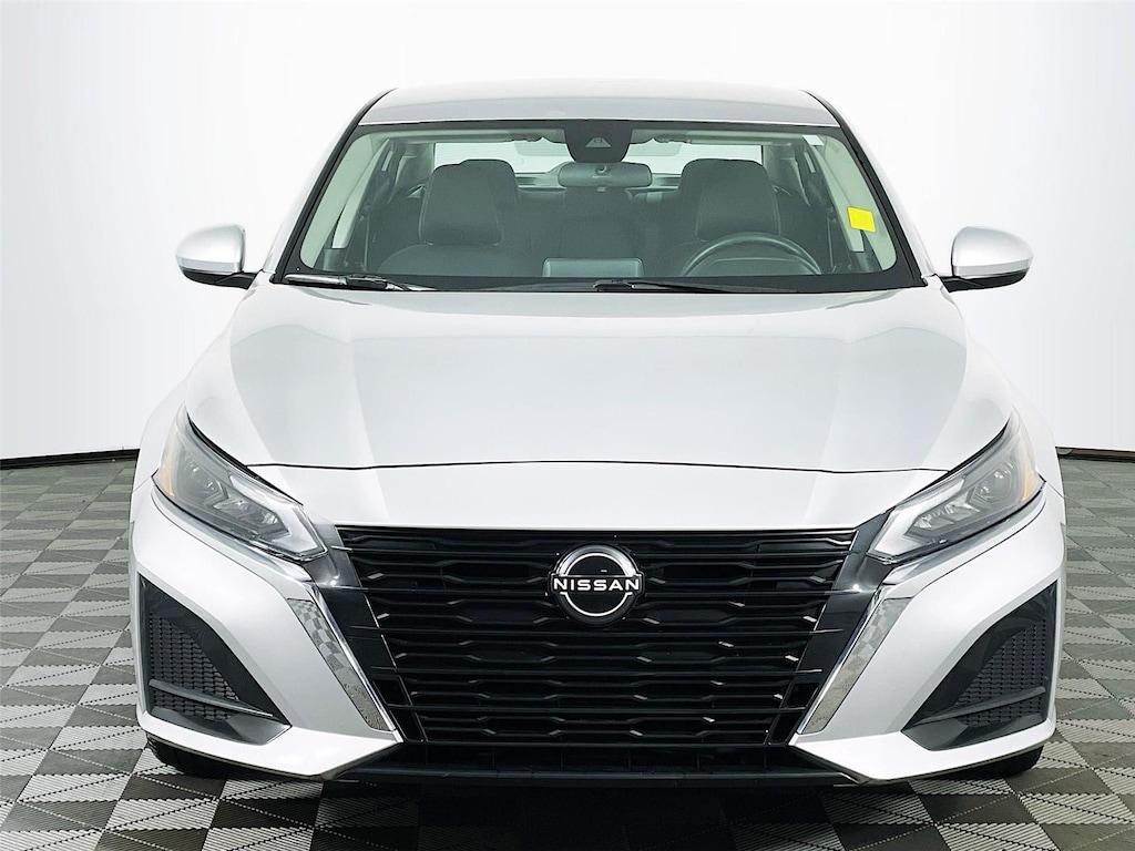 Used 2023 Nissan Altima 2.5 SV Sedan