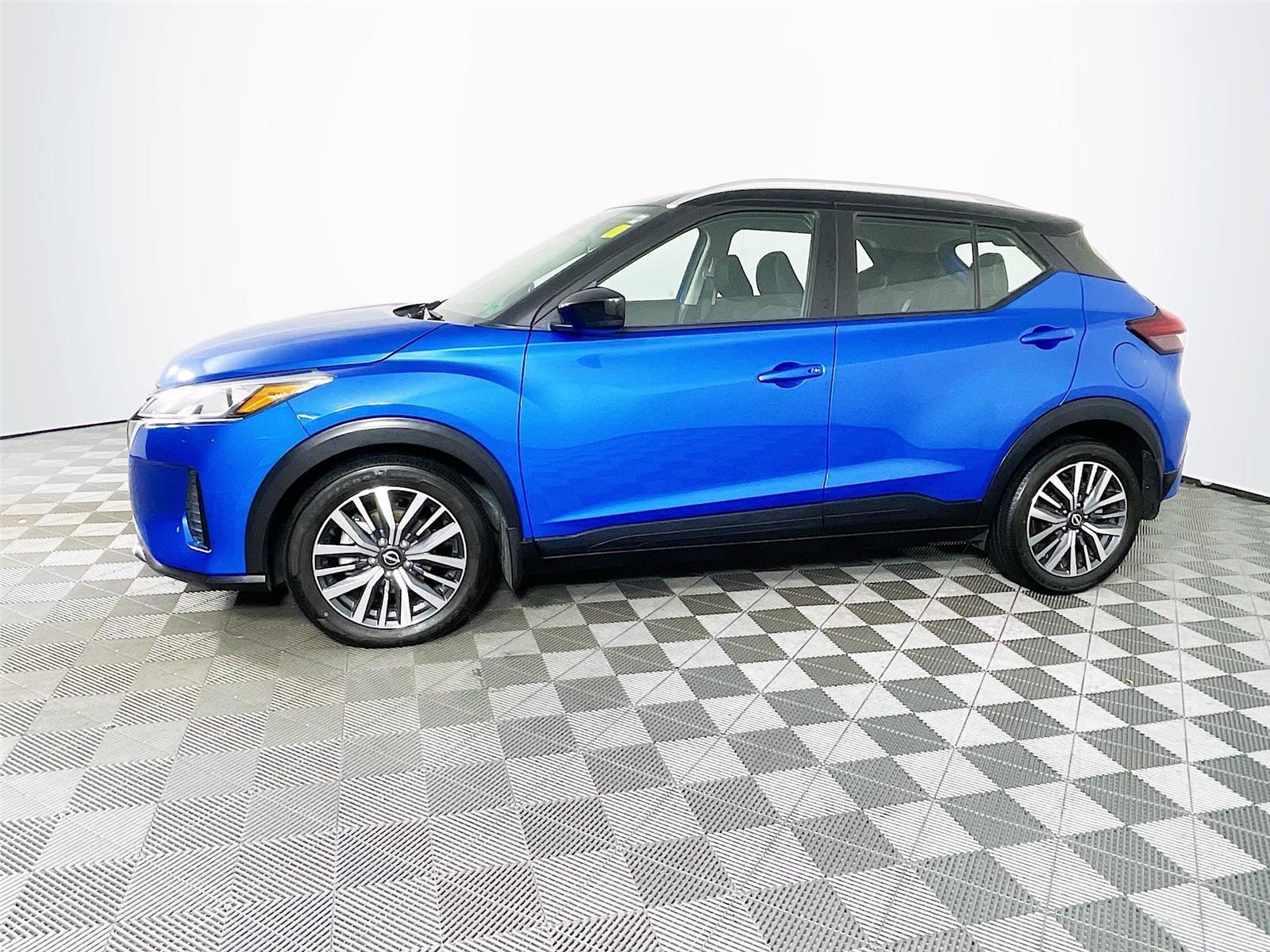 2023 Nissan Kicks SV photo 3