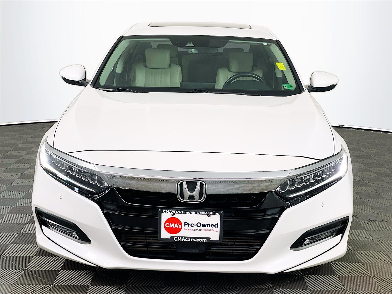 2018 Honda Accord Touring photo 2
