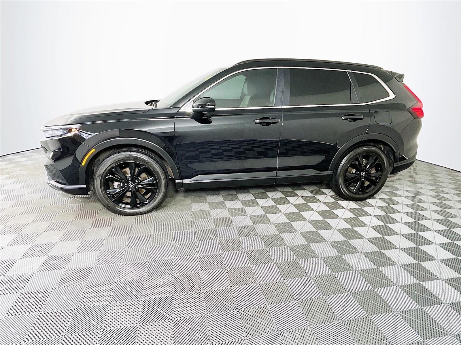 2023 Honda CR-V Hybrid Sport Touring photo 4