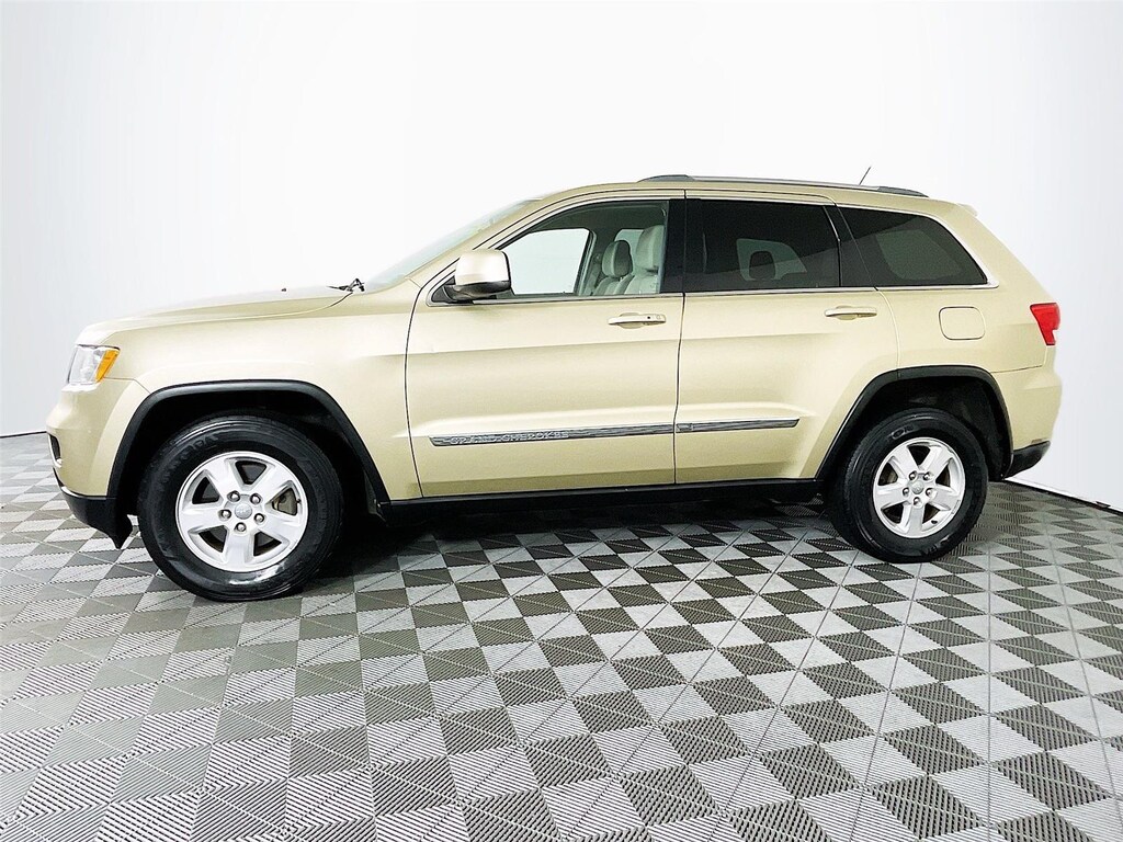 Used 2011 Jeep Grand Cherokee Laredo SUV
