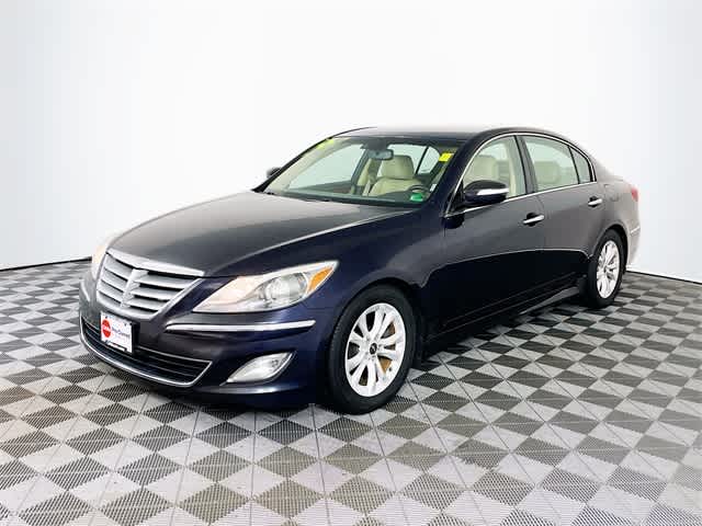 2012 Hyundai Genesis 3.8 RWD photo 3