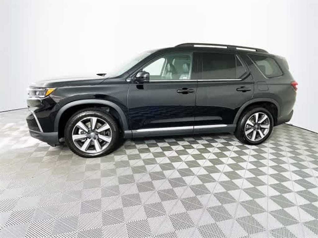 Certified 2025 Honda Pilot Touring AWD