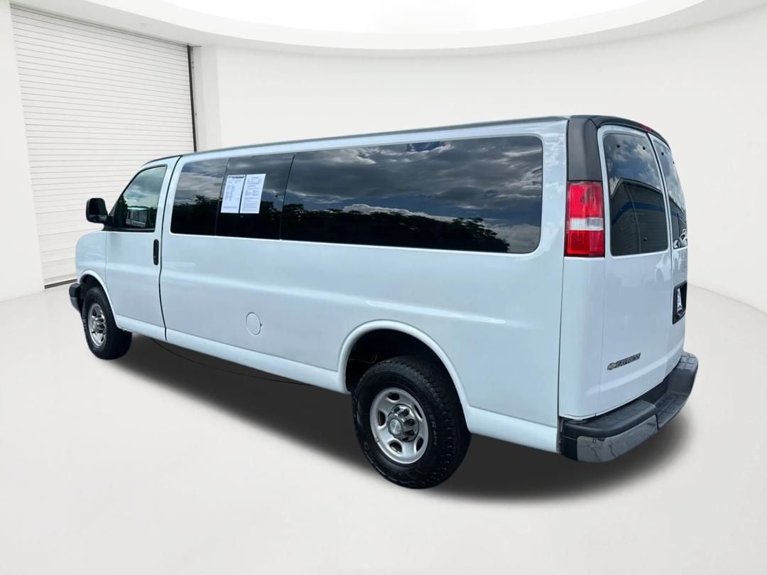 2020 Chevrolet Express Passenger LT - Photo 7