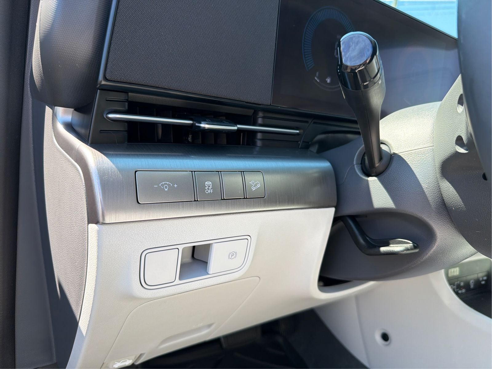 2025 Hyundai Kona SEL - Photo 19