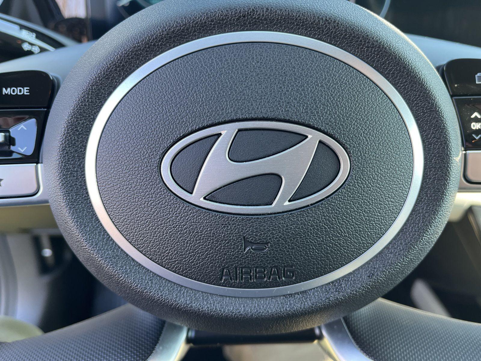 2025 Hyundai Elantra Limited - Photo 27