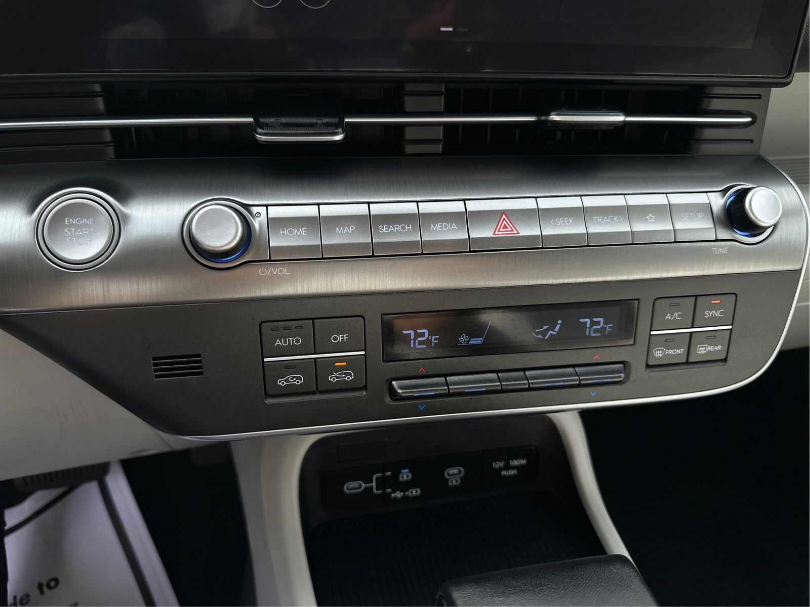 2025 Hyundai Kona SEL - Photo 27