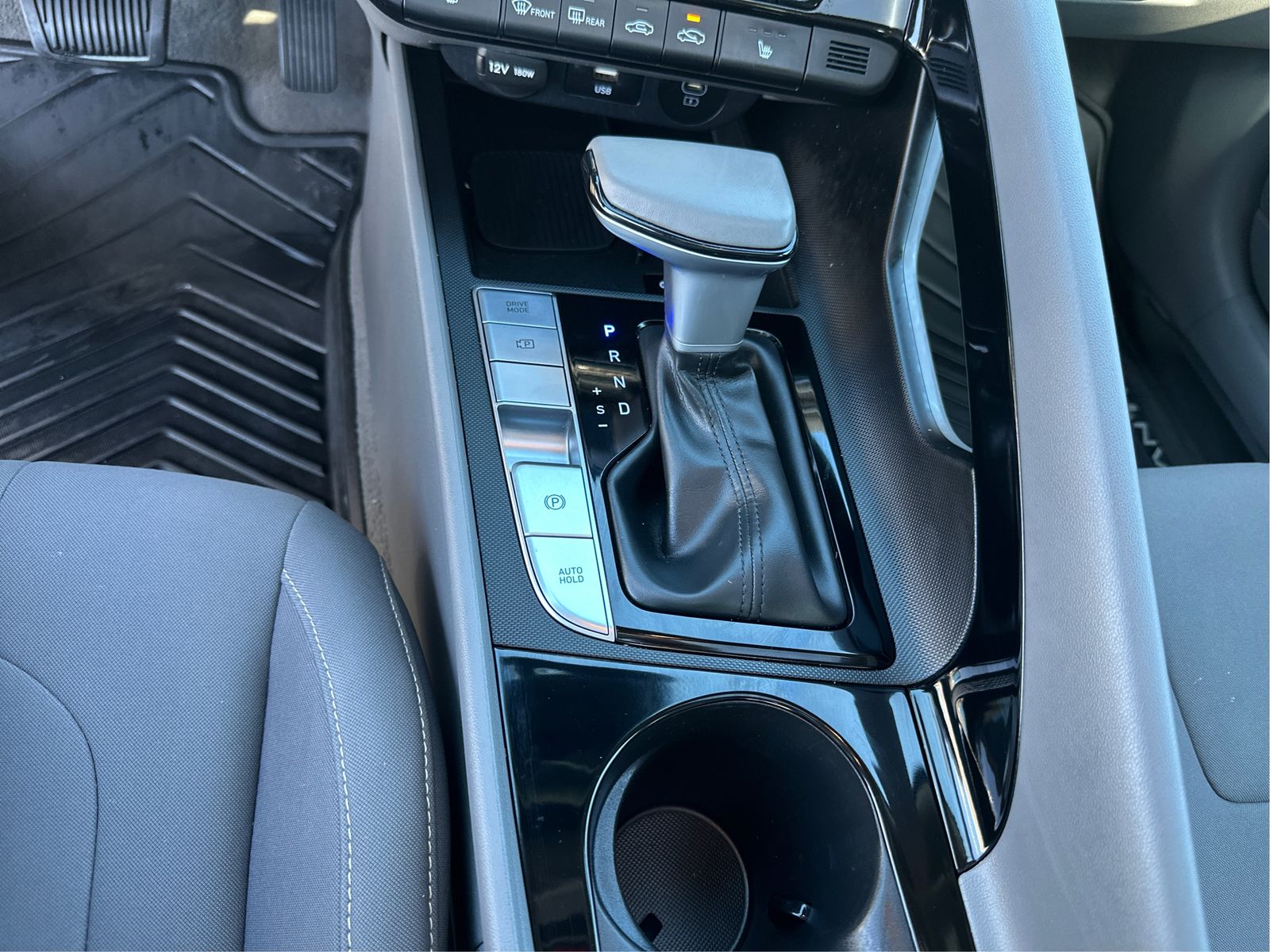 2024 Hyundai Elantra SEL - Photo 17