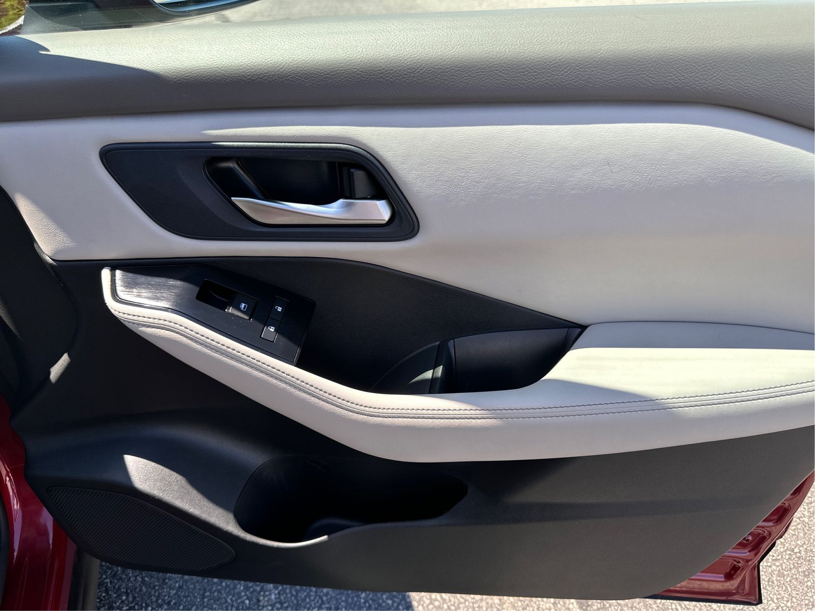 2025 Nissan Rogue SV - Photo 21