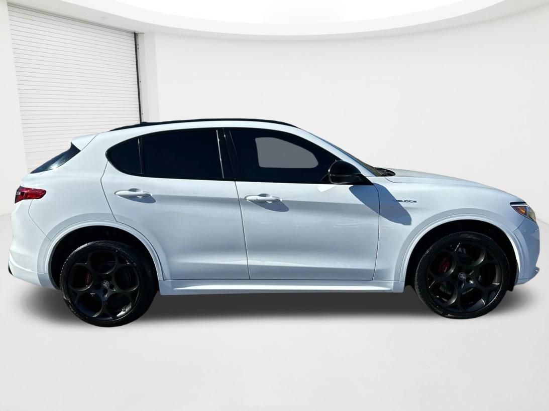 2022 Alfa Romeo Stelvio Ti Veloce - Photo 4