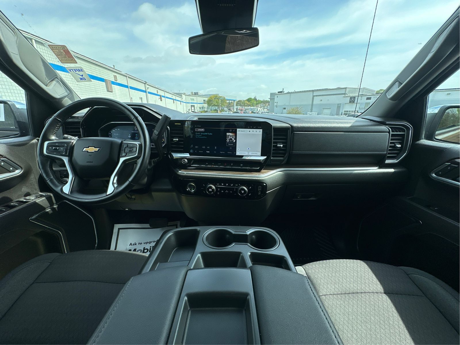 2023 Chevrolet Silverado 1500 LT - Photo 28