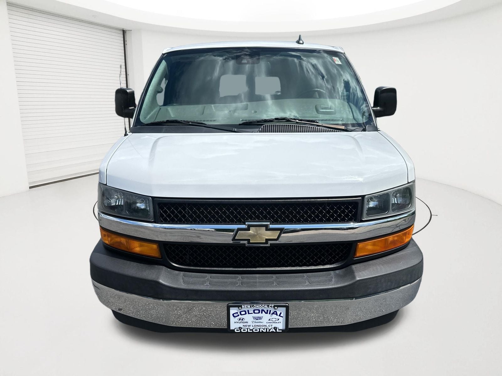 2020 Chevrolet Express Passenger LT - Photo 22