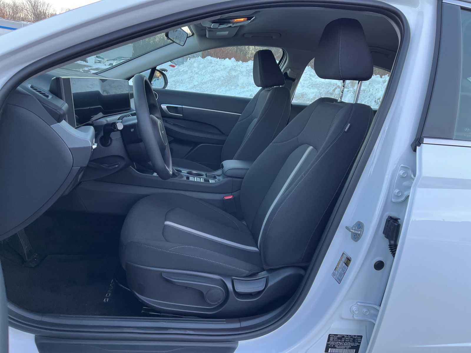 2025 Hyundai Sonata SE - Photo 13