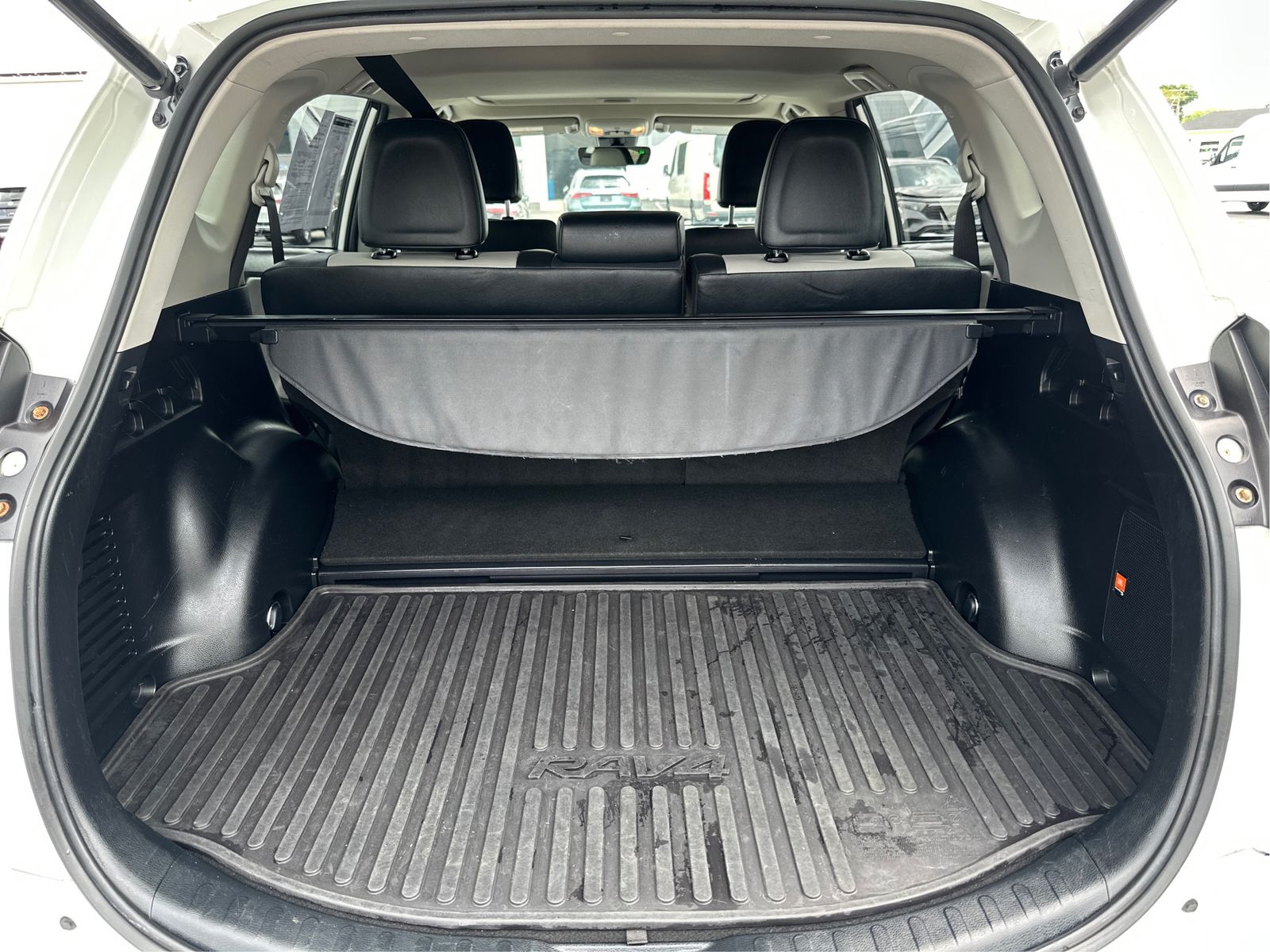 2018 Toyota RAV4 Limited - Photo 13