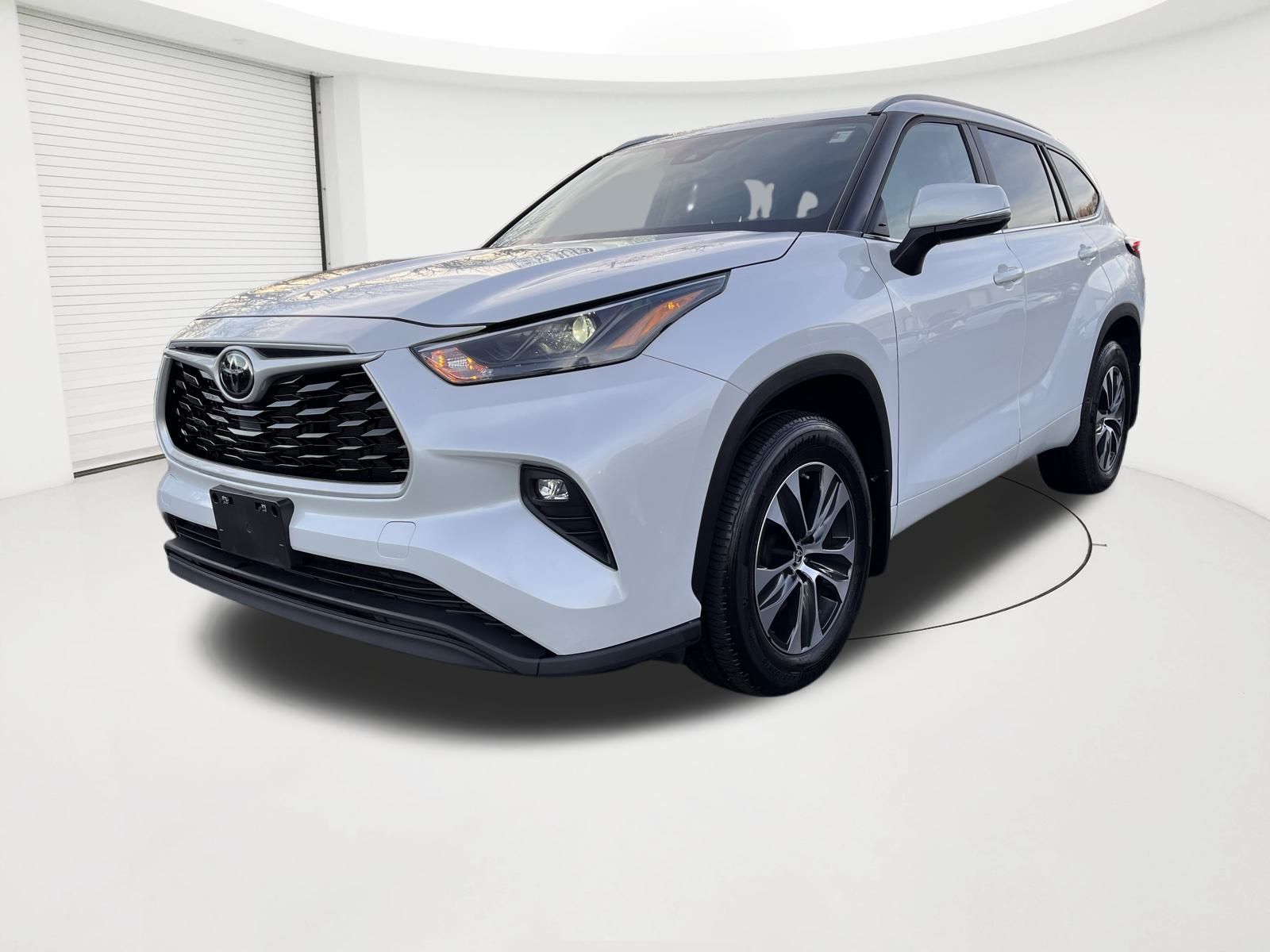 2023 Toyota Highlander XLE's photo