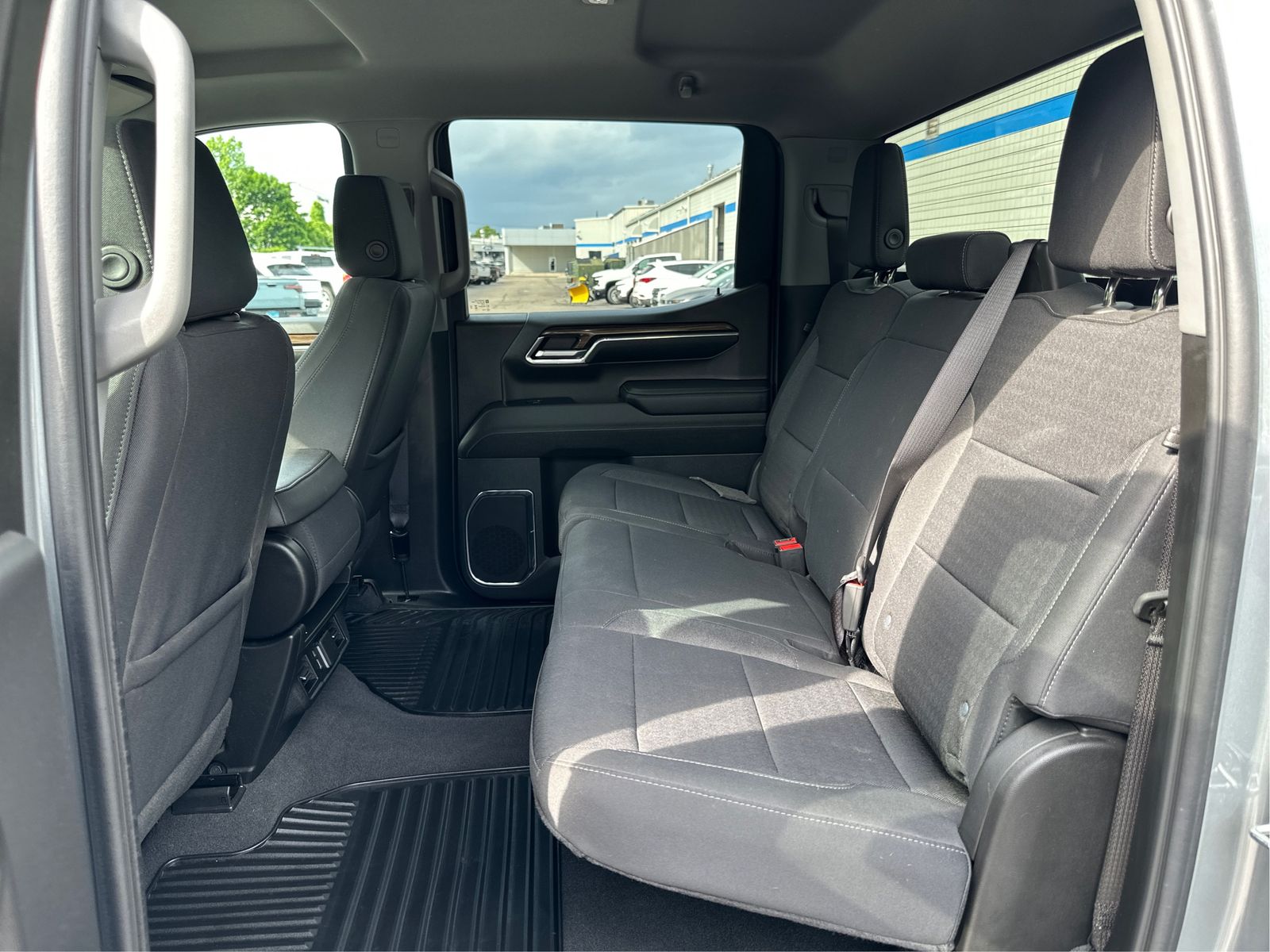 2024 Chevrolet Silverado 1500 LT - Photo 10