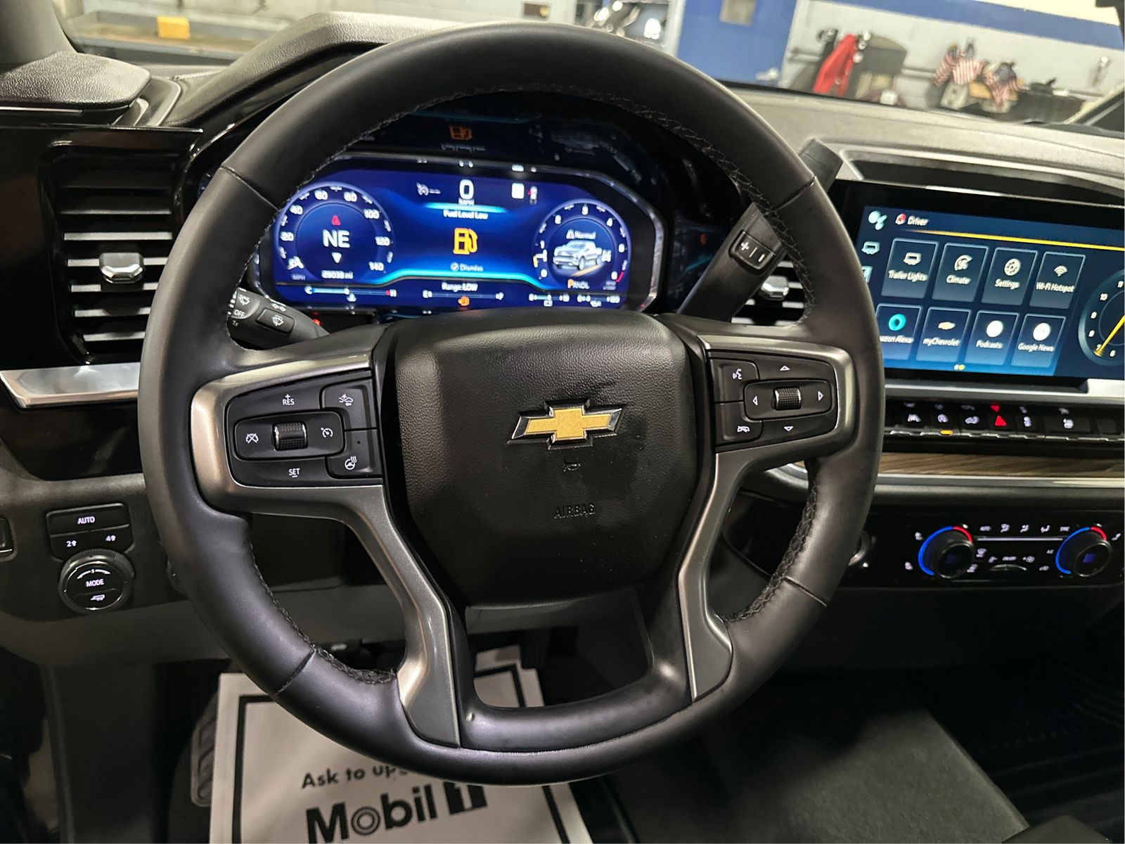 2023 Chevrolet Silverado 1500 LT - Photo 18