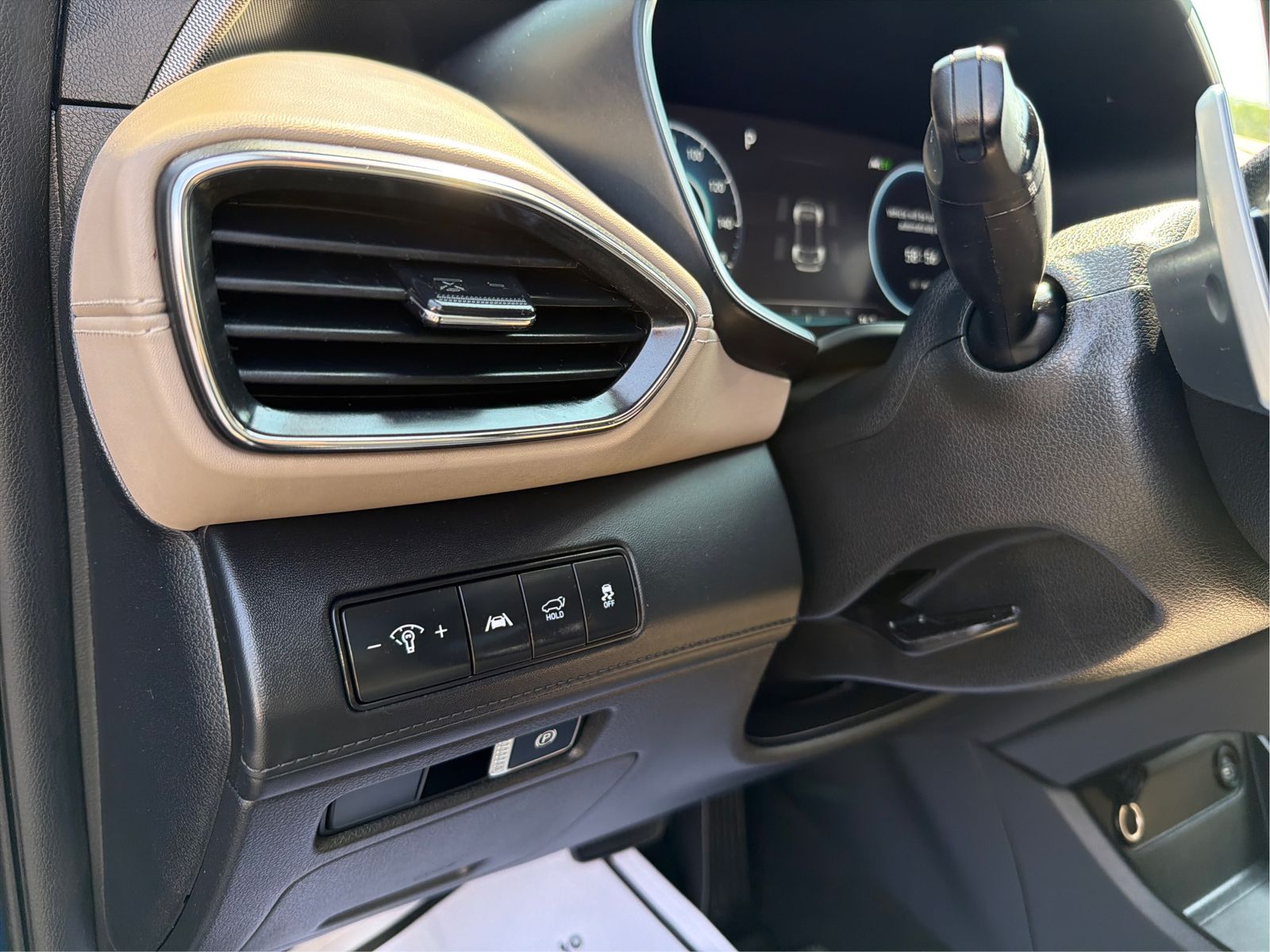 2023 Hyundai Santa Fe Limited HEV - Photo 20