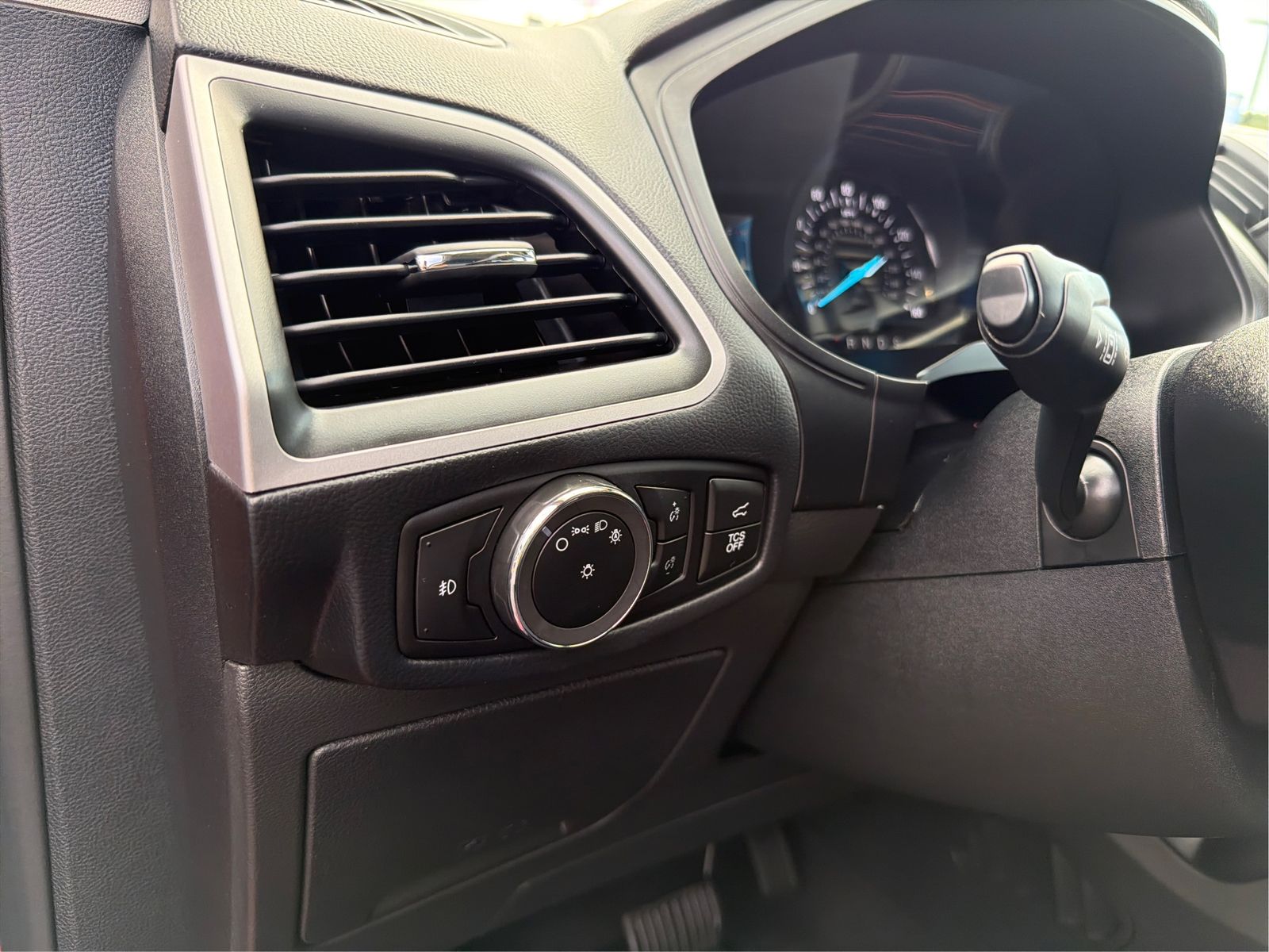 2023 Ford Edge SEL - Photo 19