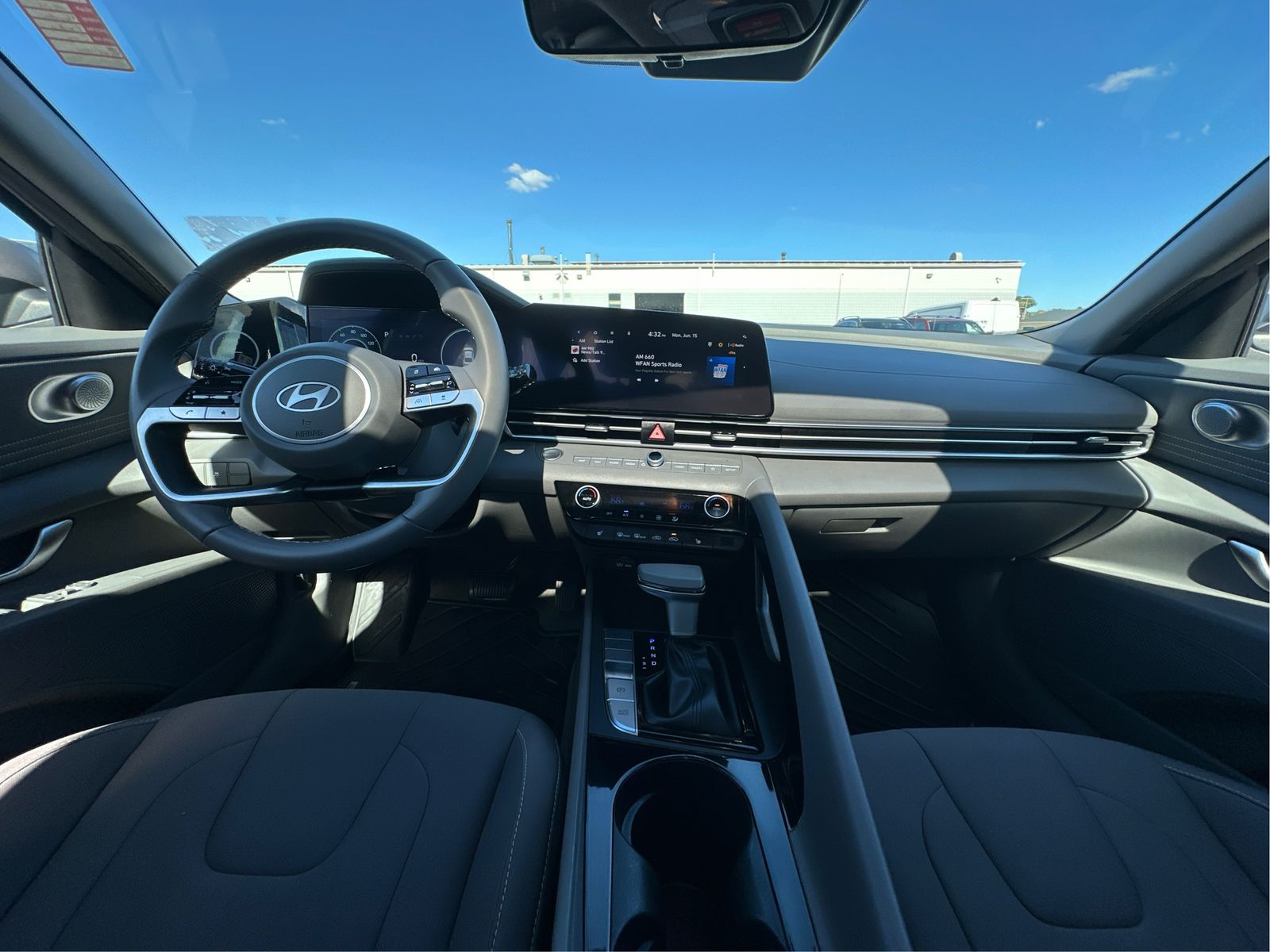 2024 Hyundai Elantra SEL - Photo 27