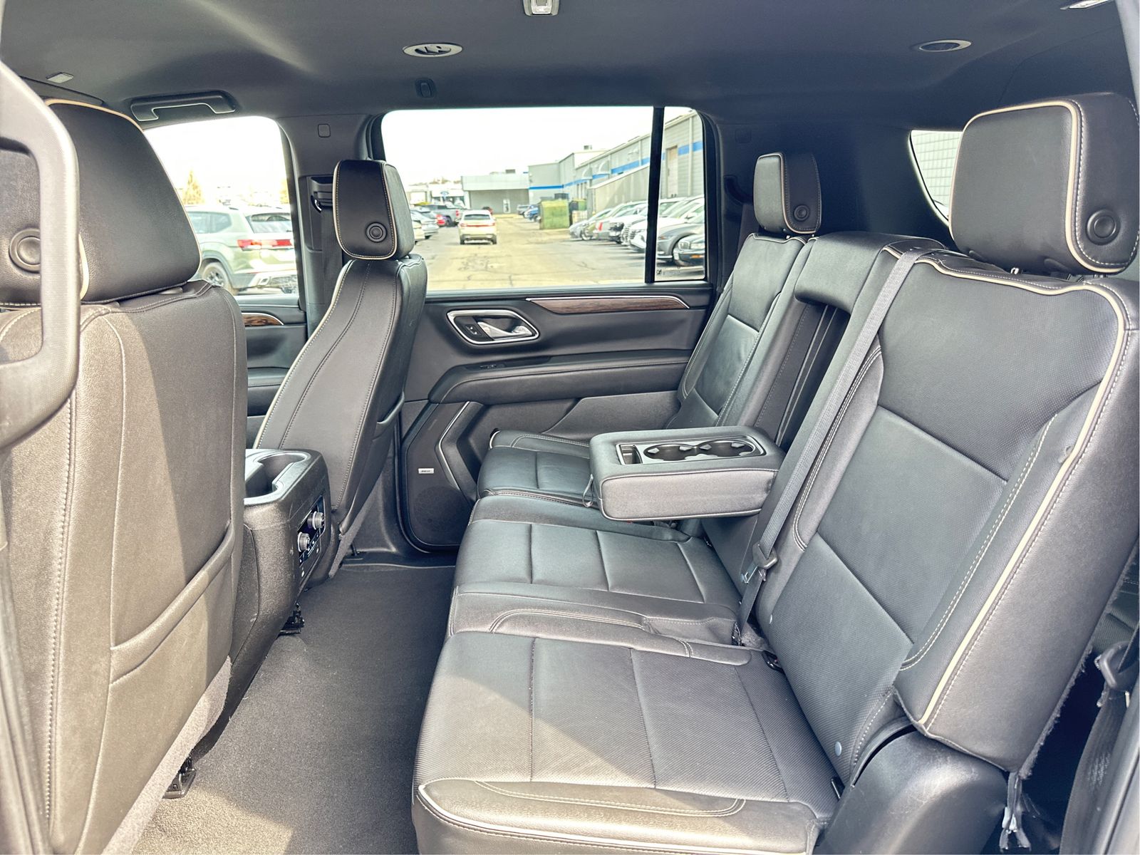 2024 Chevrolet Suburban Premier - Photo 10