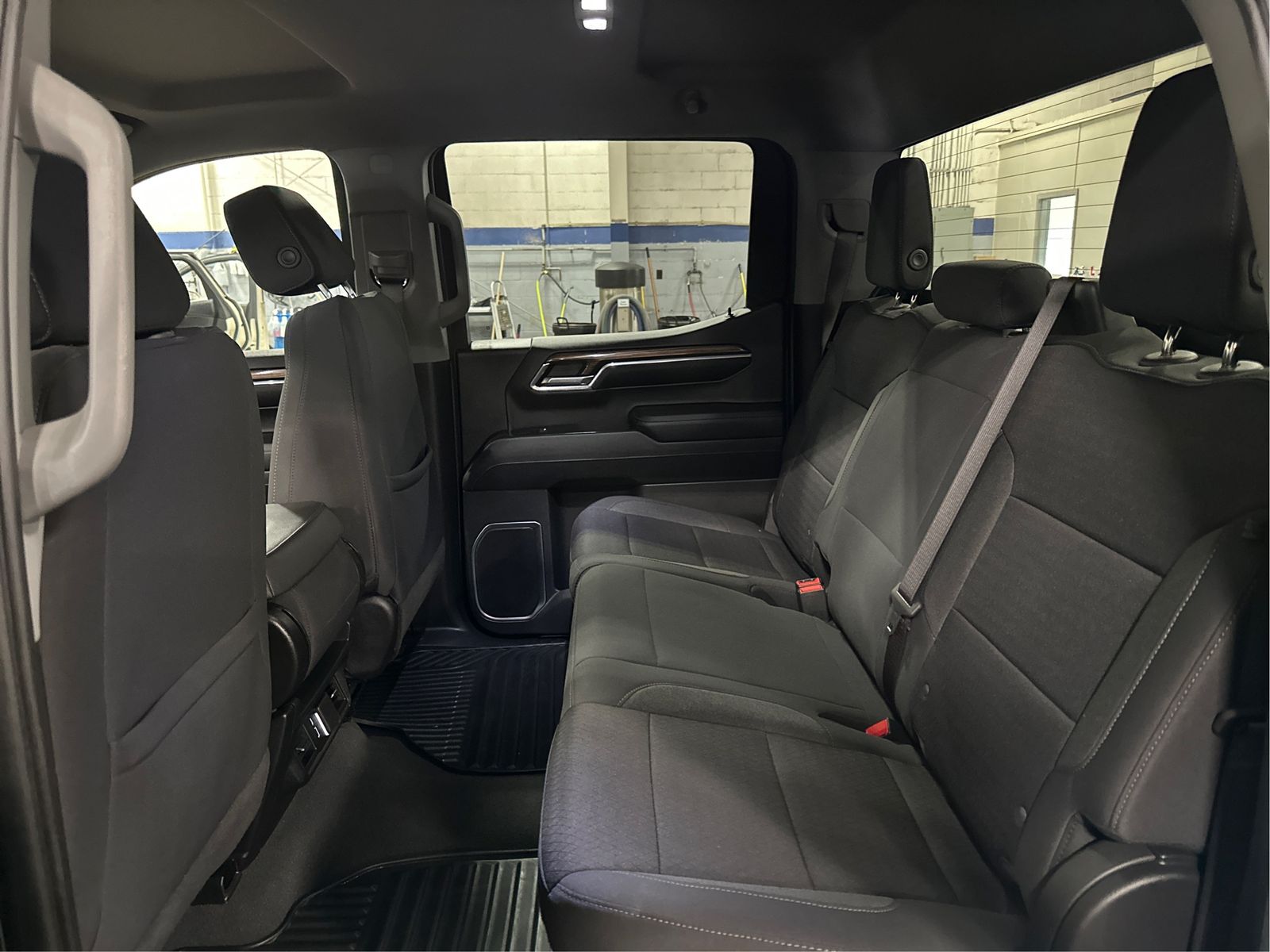 2023 Chevrolet Silverado 1500 LT - Photo 10