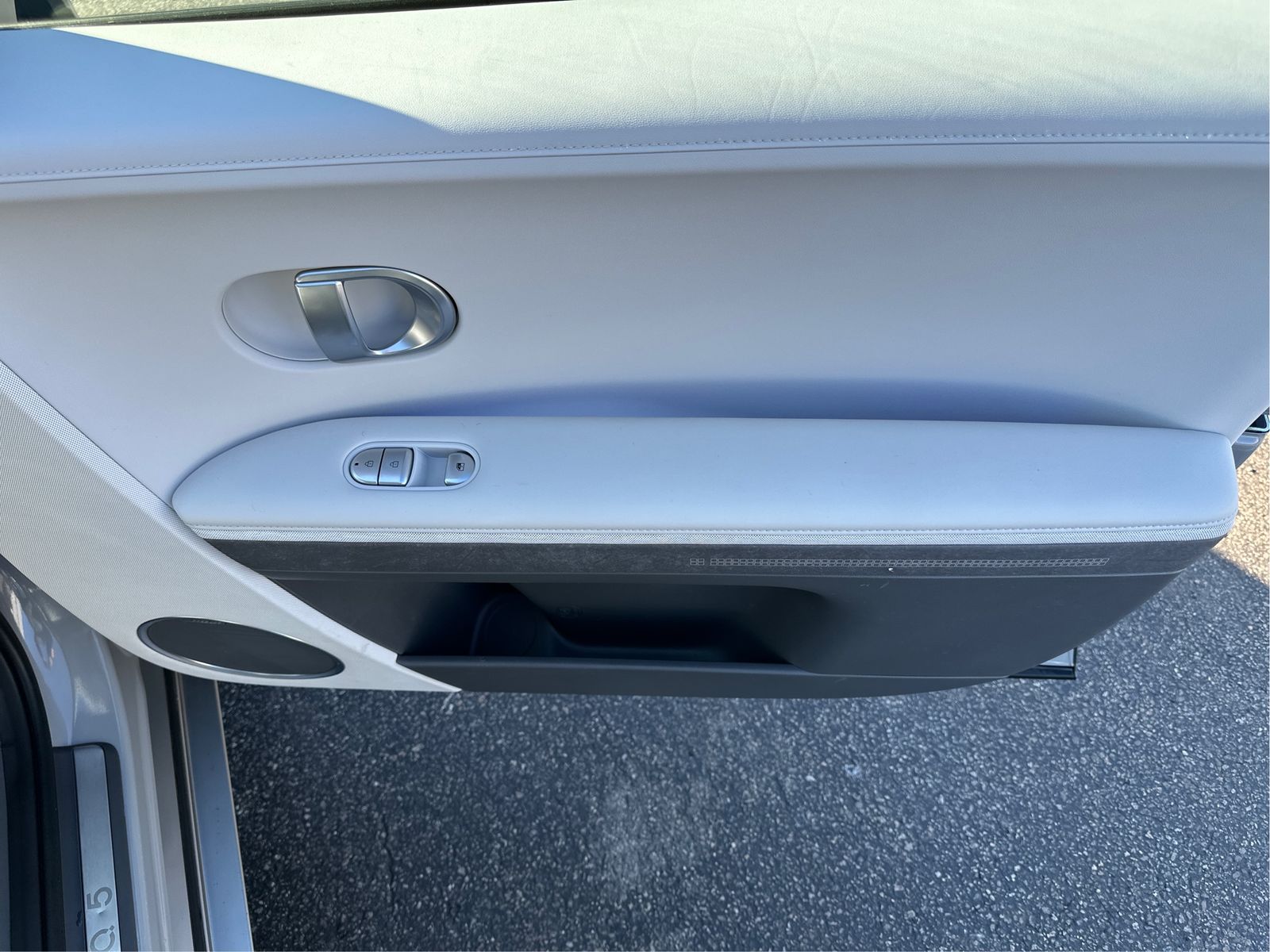 2024 Hyundai IONIQ 5 Limited - Photo 22