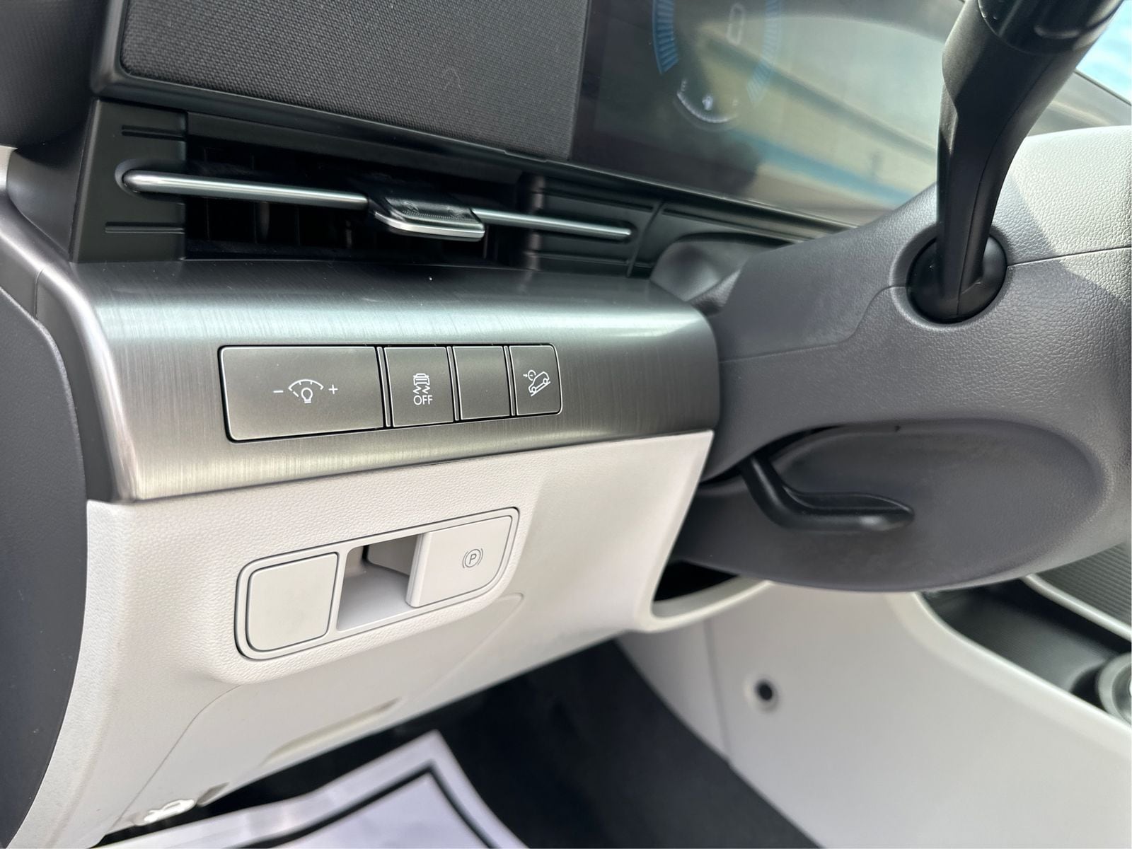 2025 Hyundai Kona SEL - Photo 19