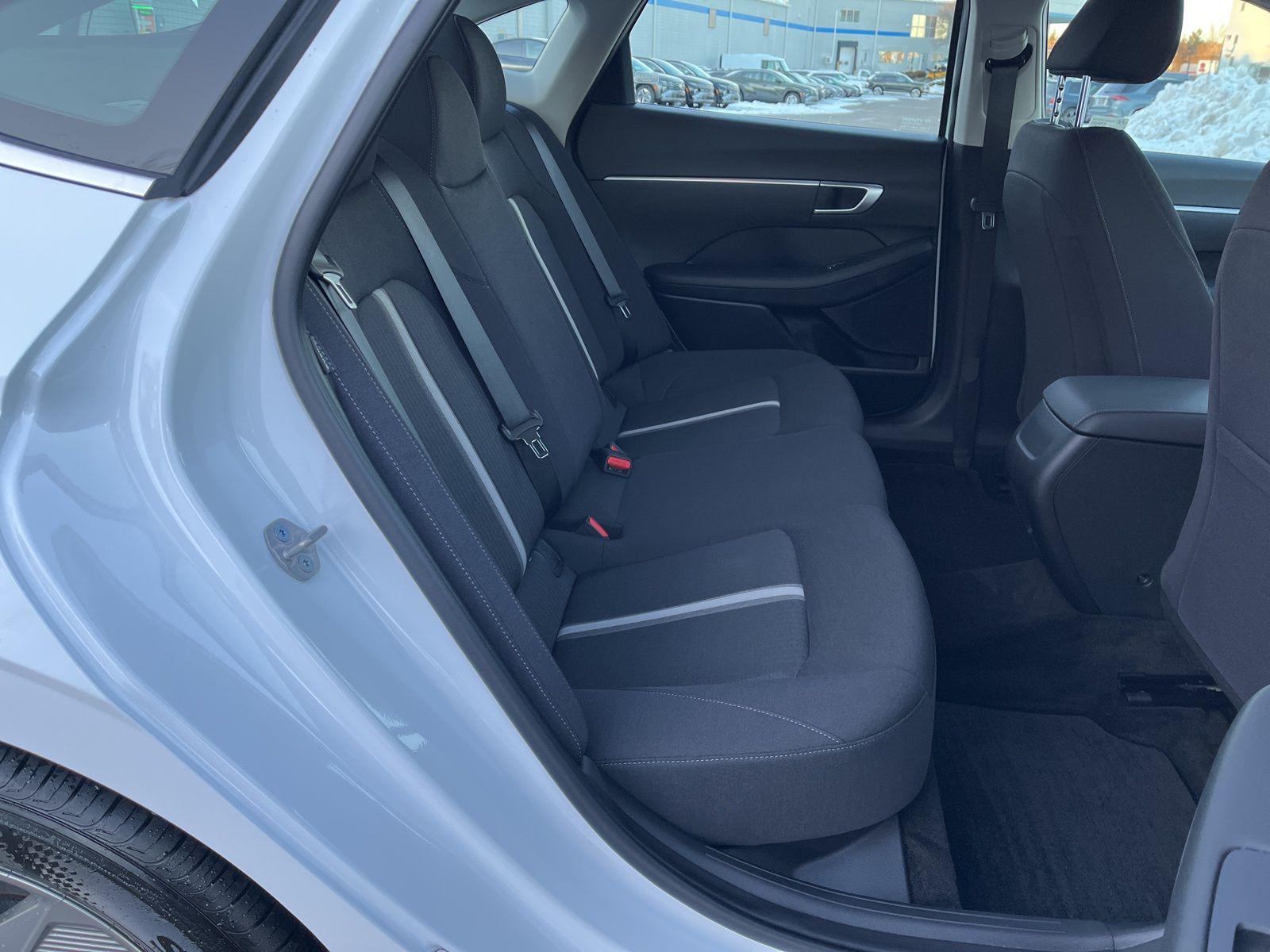 2025 Hyundai Sonata SE - Photo 16