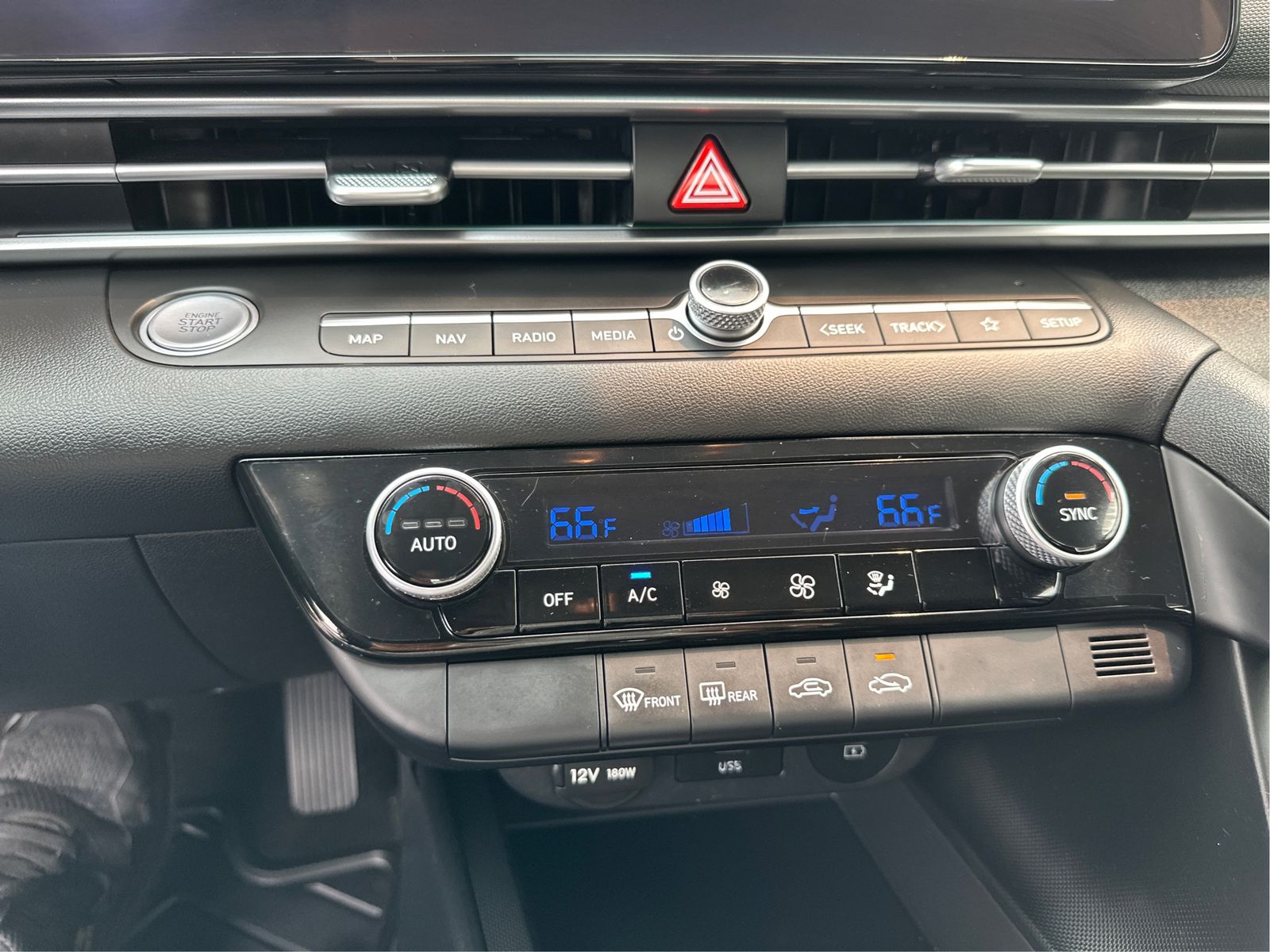 2024 Hyundai Elantra SEL - Photo 27