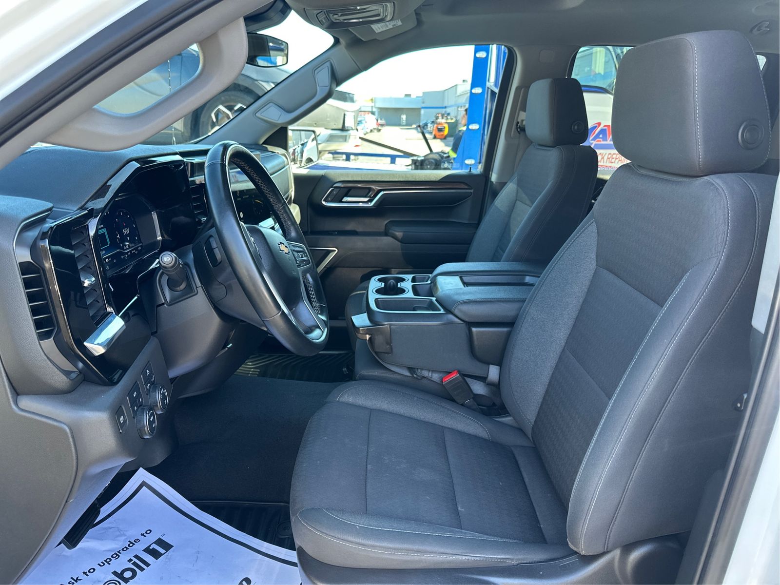 2023 Chevrolet Silverado 1500 LT - Photo 9