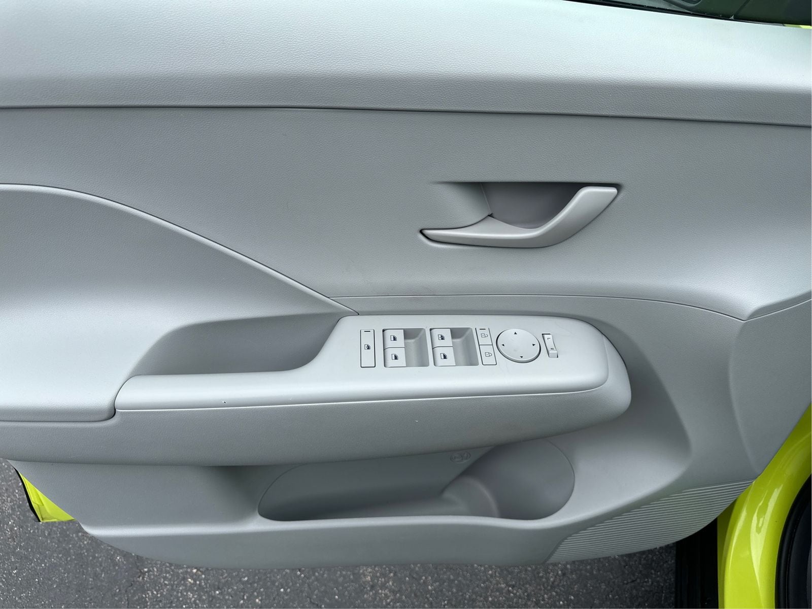 2025 Hyundai Kona SEL - Photo 19