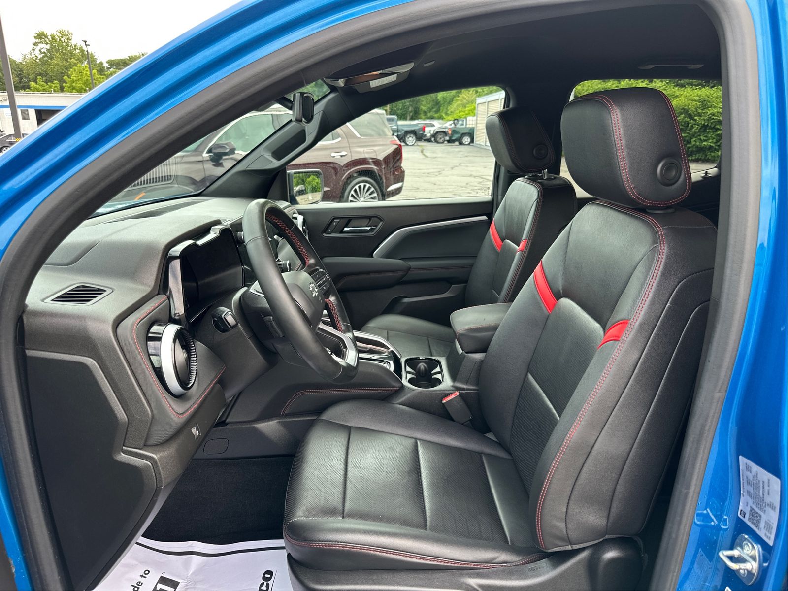 2023 Chevrolet Colorado Z71 - Photo 9