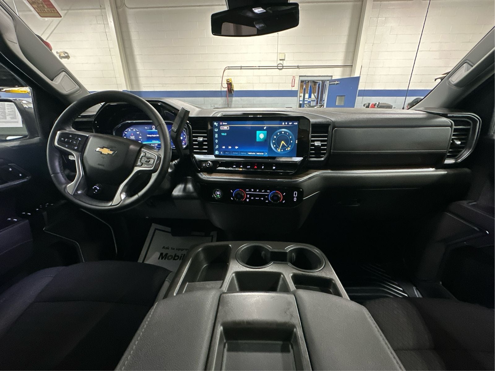 2023 Chevrolet Silverado 1500 LT - Photo 26