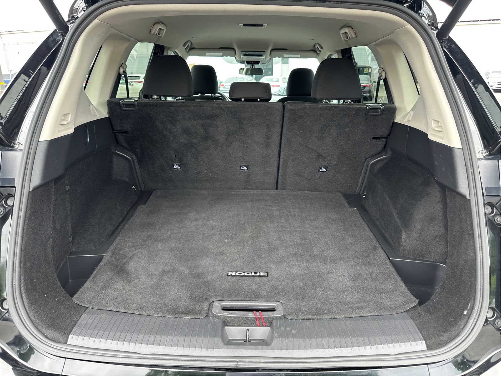 2024 Nissan Rogue SV - Photo 12