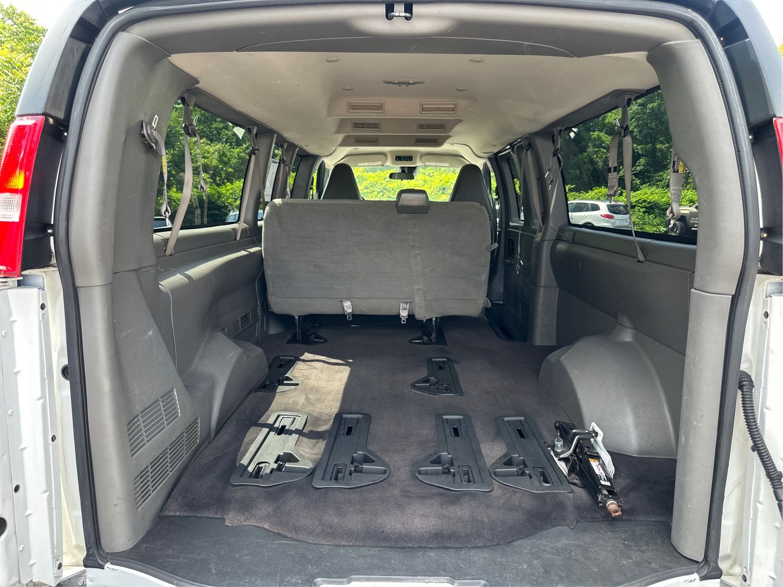 2020 Chevrolet Express Passenger LT - Photo 12