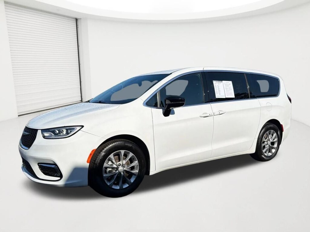 Used 2026 Chrysler Pacifica Limited Van Passenger Van