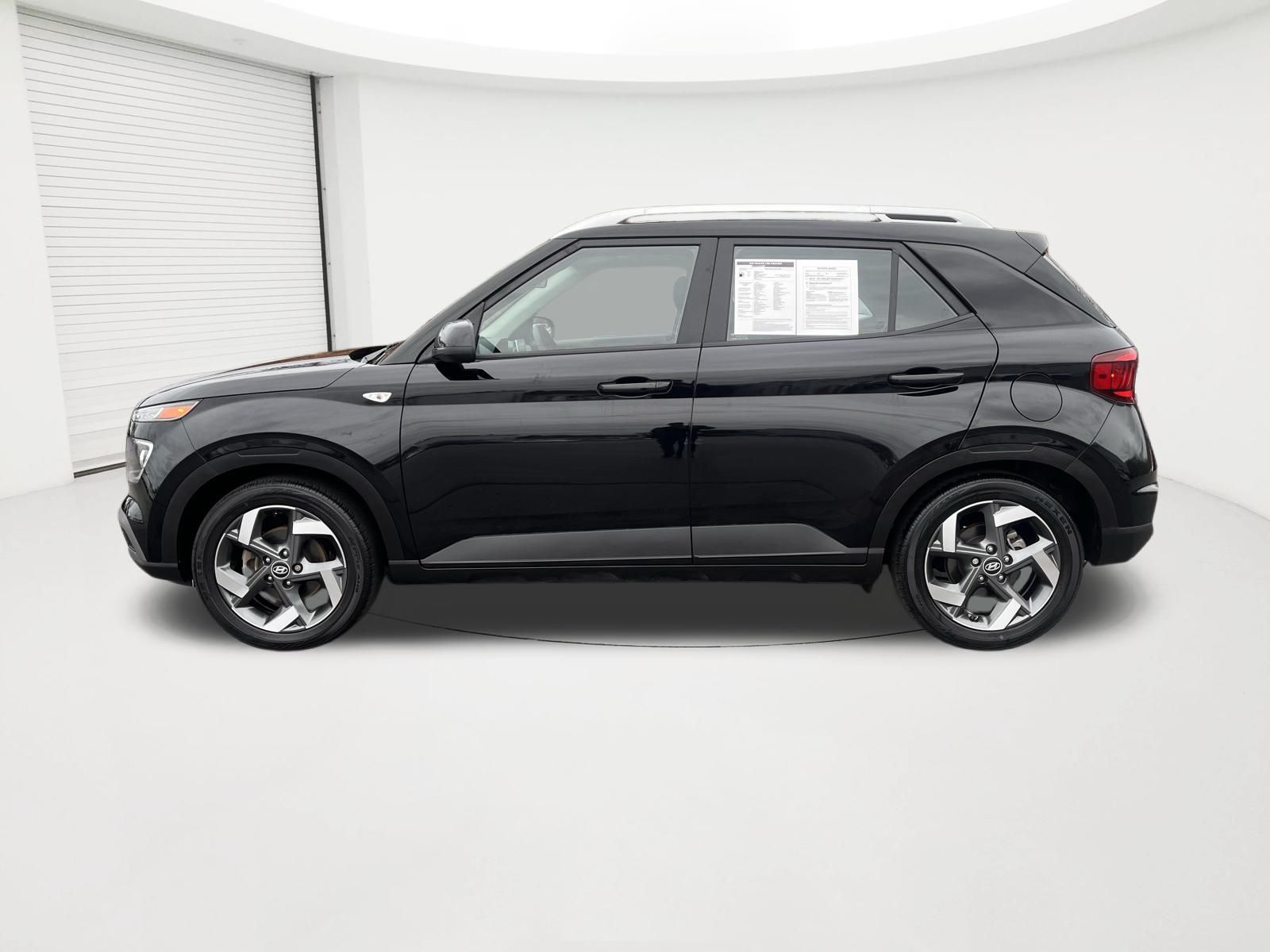 2023 Hyundai Venue SEL Limited photo 2