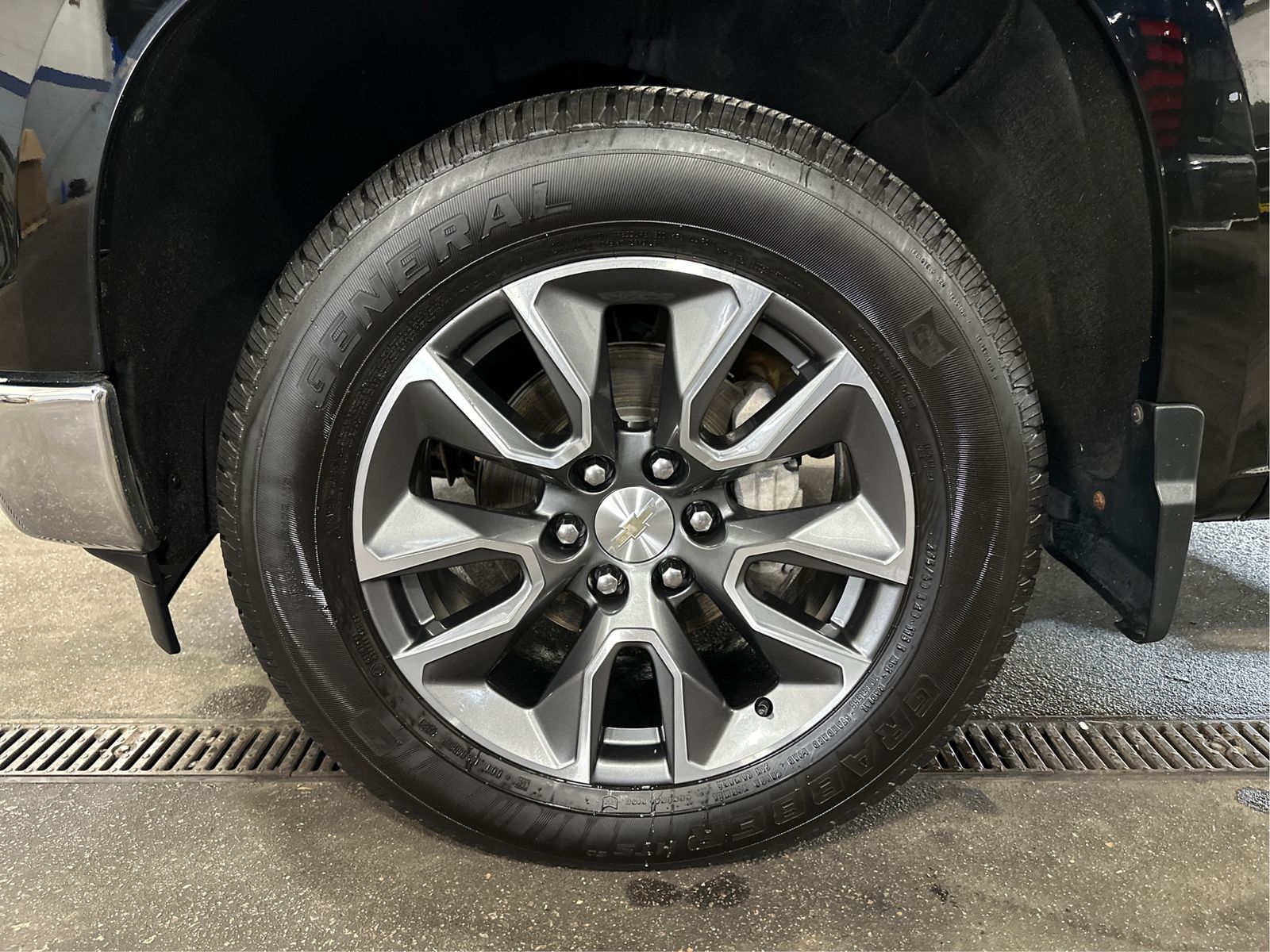 2023 Chevrolet Silverado 1500 LT - Photo 24