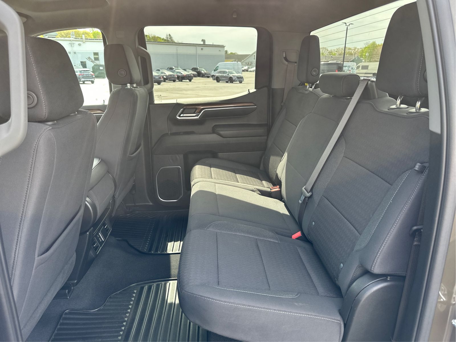 2023 Chevrolet Silverado 1500 LT - Photo 10