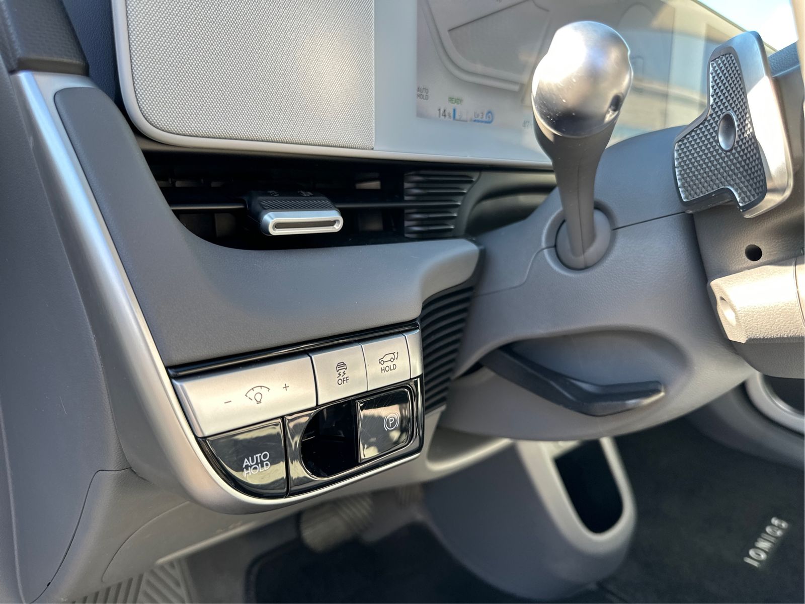 2024 Hyundai IONIQ 5 Limited - Photo 20