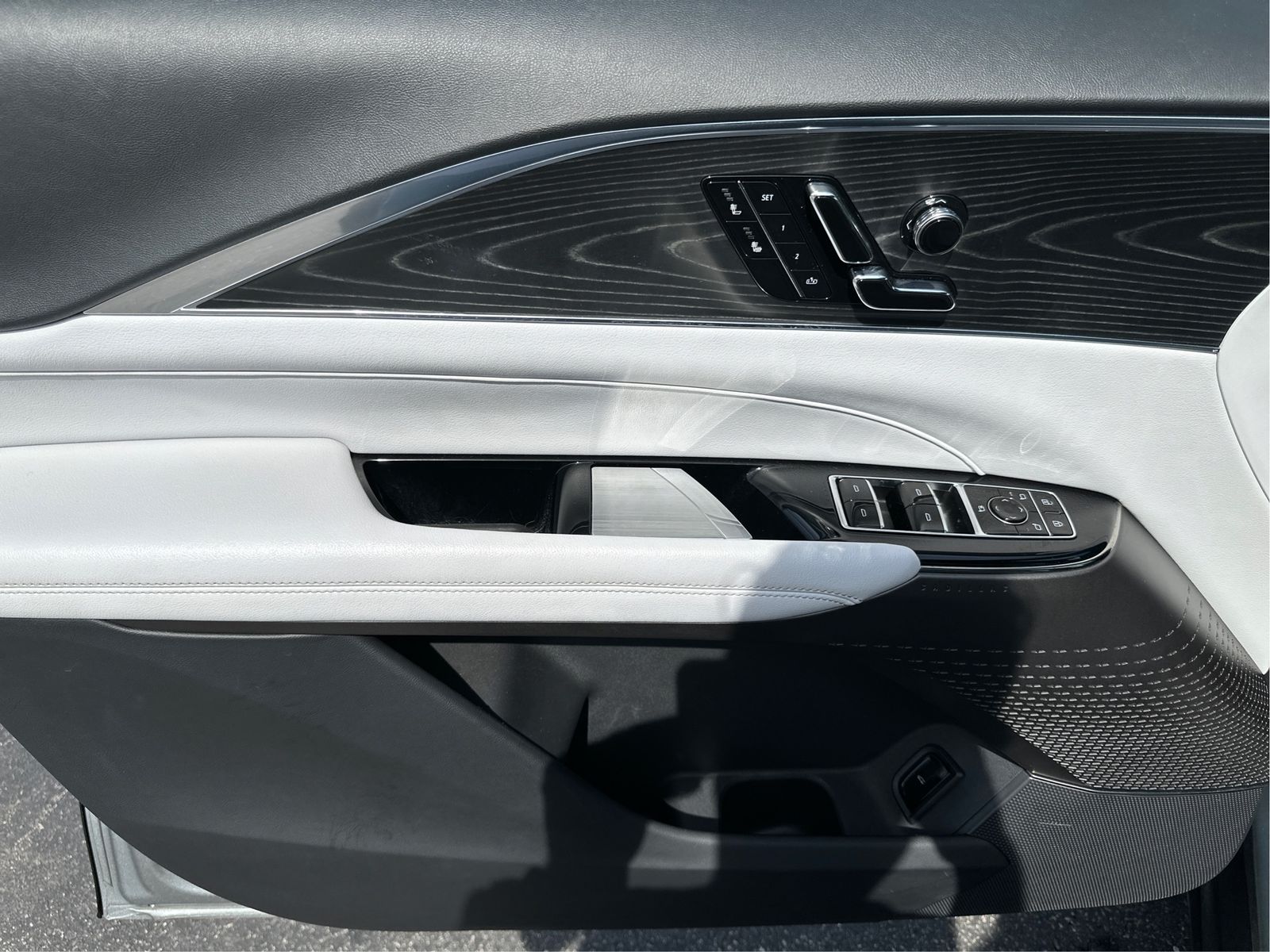 2024 Cadillac LYRIQ Luxury 1 - Photo 20