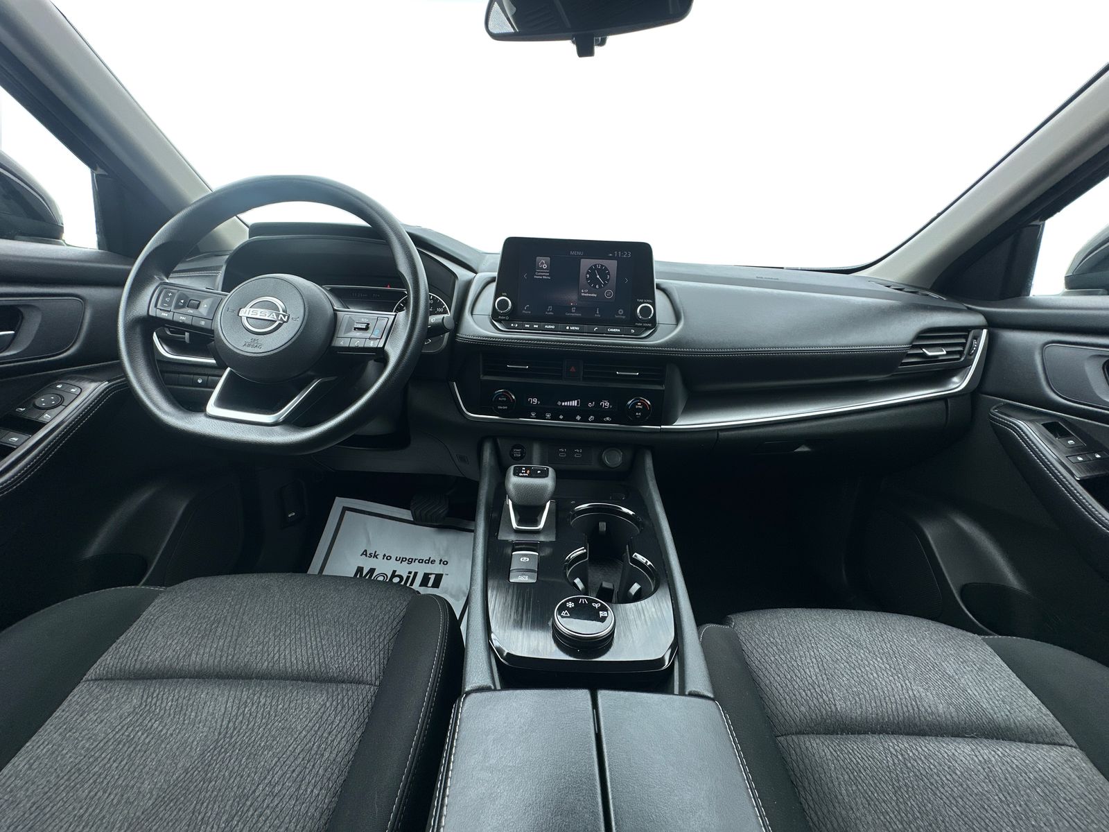 2024 Nissan Rogue SV - Photo 13