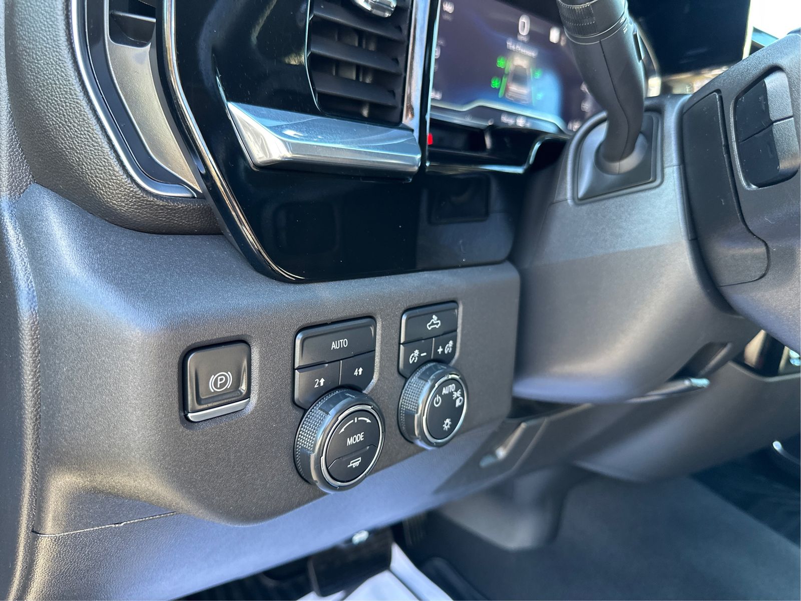 2023 Chevrolet Silverado 1500 LT - Photo 19